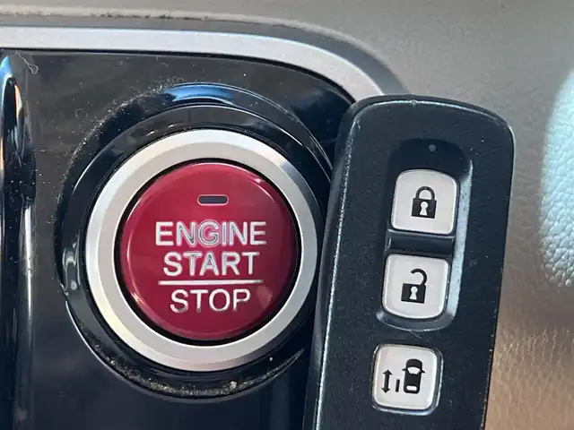 ホンダ Ｎ ＢＯＸ G Lパッケージ 秋田県 2014(平26)年 7.4万km スマートブラック 純正オーディオ（AM/FM/CD）/４WD/スマートキー/片側パワスラ/アイドリングストップ/プッシュスタート/純正フロアマット/純正ドアバイザー/ステアリングスイッチ/オートエアコン/パワーステアリング/パワーウィンドウ/レベライザー/フルフラットシート/チップアップシート/電動格納ウィンカーミラー/取扱説明書