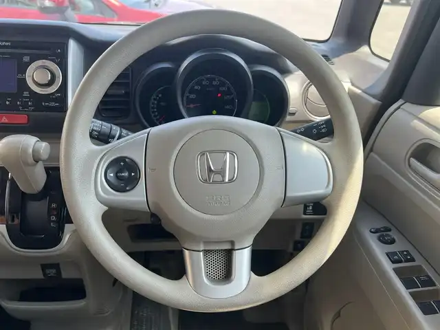 ホンダ Ｎ ＢＯＸ G Lパッケージ 秋田県 2014(平26)年 7.4万km スマートブラック 純正オーディオ（AM/FM/CD）/４WD/スマートキー/片側パワスラ/アイドリングストップ/プッシュスタート/純正フロアマット/純正ドアバイザー/ステアリングスイッチ/オートエアコン/パワーステアリング/パワーウィンドウ/レベライザー/フルフラットシート/チップアップシート/電動格納ウィンカーミラー/取扱説明書