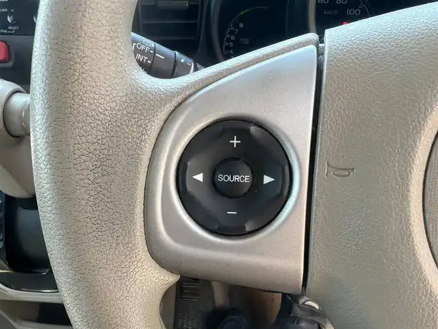 ホンダ Ｎ ＢＯＸ G Lパッケージ 秋田県 2014(平26)年 7.4万km スマートブラック 純正オーディオ（AM/FM/CD）/４WD/スマートキー/片側パワスラ/アイドリングストップ/プッシュスタート/純正フロアマット/純正ドアバイザー/ステアリングスイッチ/オートエアコン/パワーステアリング/パワーウィンドウ/レベライザー/フルフラットシート/チップアップシート/電動格納ウィンカーミラー/取扱説明書