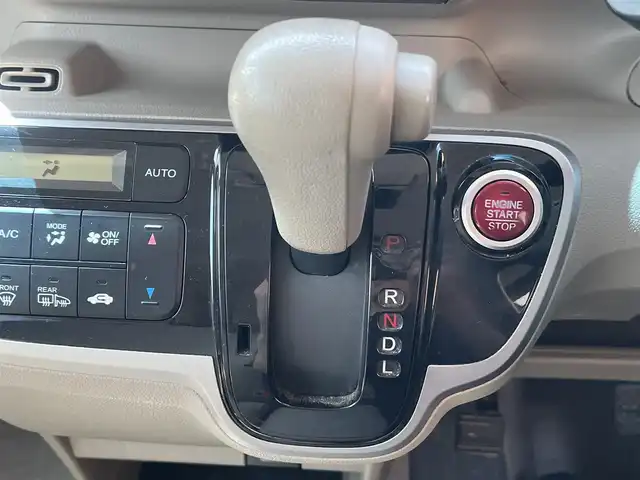 ホンダ Ｎ ＢＯＸ G Lパッケージ 秋田県 2014(平26)年 7.4万km スマートブラック 純正オーディオ（AM/FM/CD）/４WD/スマートキー/片側パワスラ/アイドリングストップ/プッシュスタート/純正フロアマット/純正ドアバイザー/ステアリングスイッチ/オートエアコン/パワーステアリング/パワーウィンドウ/レベライザー/フルフラットシート/チップアップシート/電動格納ウィンカーミラー/取扱説明書