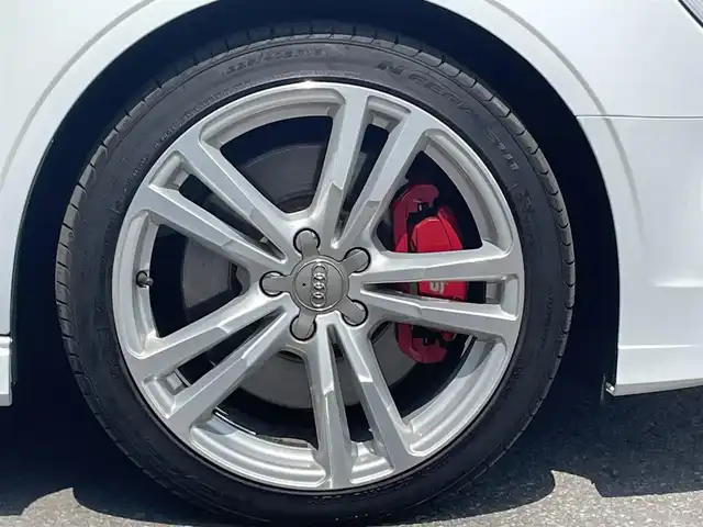 アウディ Ｓ３ セダン 青森県 2020(令2)年 7.3万km グレイシアホワイトメタリック /ワンオーナー/4WD/ターボ/黒/赤革シート/前席パワーシート /ヒーター/ミラーヒーター/電格調整ミラー/ウインカーミラー /シーケンシャルウインカー/純正HDDナビ/　(フルセグTV/DVD/AUX/wifi/Bt)/バックカメラ/衝突軽減ブレーキ/ACC/前後バンパーソナー/前後純正ドライブレコーダー/バーチャルコックピット/パドルシフト/オーディオ・ステアスイッチ/革巻きステア/ノブ/オートライトLED/オートワイパー/社外レーダー探知機/ETC2.0/リア5面スモークフィルム/プッシュスタートシステム/アイドリングストップ/横滑り防止機能/純正フロアマット/W/サイド/カーテン/ニーエアバッグ/ABS/スマートキー/保証書