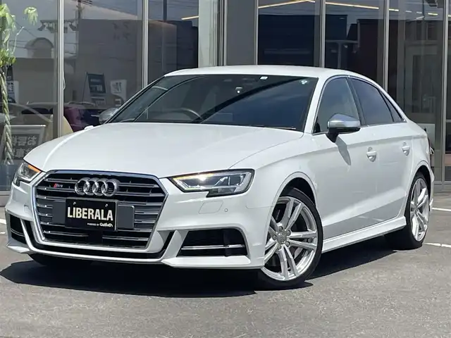 アウディ Ｓ３ セダン 青森県 2020(令2)年 7.3万km グレイシアホワイトメタリック /ワンオーナー/4WD/ターボ/黒/赤革シート/前席パワーシート /ヒーター/ミラーヒーター/電格調整ミラー/ウインカーミラー /シーケンシャルウインカー/純正HDDナビ/　(フルセグTV/DVD/AUX/wifi/Bt)/バックカメラ/衝突軽減ブレーキ/ACC/前後バンパーソナー/前後純正ドライブレコーダー/バーチャルコックピット/パドルシフト/オーディオ・ステアスイッチ/革巻きステア/ノブ/オートライトLED/オートワイパー/社外レーダー探知機/ETC2.0/リア5面スモークフィルム/プッシュスタートシステム/アイドリングストップ/横滑り防止機能/純正フロアマット/W/サイド/カーテン/ニーエアバッグ/ABS/スマートキー/保証書