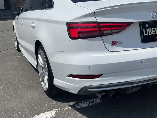 アウディ Ｓ３ セダン 青森県 2020(令2)年 7.3万km グレイシアホワイトメタリック /ワンオーナー/4WD/ターボ/黒/赤革シート/前席パワーシート /ヒーター/ミラーヒーター/電格調整ミラー/ウインカーミラー /シーケンシャルウインカー/純正HDDナビ/　(フルセグTV/DVD/AUX/wifi/Bt)/バックカメラ/衝突軽減ブレーキ/ACC/前後バンパーソナー/前後純正ドライブレコーダー/バーチャルコックピット/パドルシフト/オーディオ・ステアスイッチ/革巻きステア/ノブ/オートライトLED/オートワイパー/社外レーダー探知機/ETC2.0/リア5面スモークフィルム/プッシュスタートシステム/アイドリングストップ/横滑り防止機能/純正フロアマット/W/サイド/カーテン/ニーエアバッグ/ABS/スマートキー/保証書
