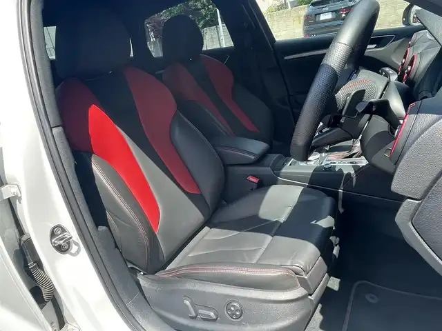 アウディ Ｓ３ セダン 青森県 2020(令2)年 7.3万km グレイシアホワイトメタリック /ワンオーナー/4WD/ターボ/黒/赤革シート/前席パワーシート /ヒーター/ミラーヒーター/電格調整ミラー/ウインカーミラー /シーケンシャルウインカー/純正HDDナビ/　(フルセグTV/DVD/AUX/wifi/Bt)/バックカメラ/衝突軽減ブレーキ/ACC/前後バンパーソナー/前後純正ドライブレコーダー/バーチャルコックピット/パドルシフト/オーディオ・ステアスイッチ/革巻きステア/ノブ/オートライトLED/オートワイパー/社外レーダー探知機/ETC2.0/リア5面スモークフィルム/プッシュスタートシステム/アイドリングストップ/横滑り防止機能/純正フロアマット/W/サイド/カーテン/ニーエアバッグ/ABS/スマートキー/保証書
