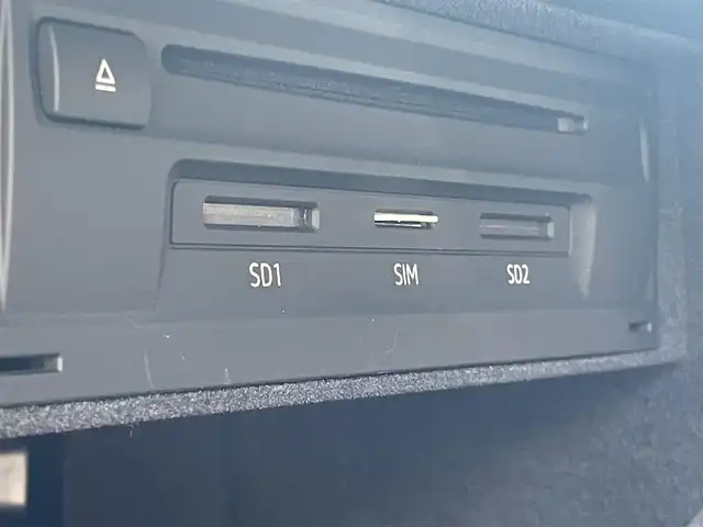 アウディ Ｓ３ セダン 青森県 2020(令2)年 7.3万km グレイシアホワイトメタリック /ワンオーナー/4WD/ターボ/黒/赤革シート/前席パワーシート /ヒーター/ミラーヒーター/電格調整ミラー/ウインカーミラー /シーケンシャルウインカー/純正HDDナビ/　(フルセグTV/DVD/AUX/wifi/Bt)/バックカメラ/衝突軽減ブレーキ/ACC/前後バンパーソナー/前後純正ドライブレコーダー/バーチャルコックピット/パドルシフト/オーディオ・ステアスイッチ/革巻きステア/ノブ/オートライトLED/オートワイパー/社外レーダー探知機/ETC2.0/リア5面スモークフィルム/プッシュスタートシステム/アイドリングストップ/横滑り防止機能/純正フロアマット/W/サイド/カーテン/ニーエアバッグ/ABS/スマートキー/保証書