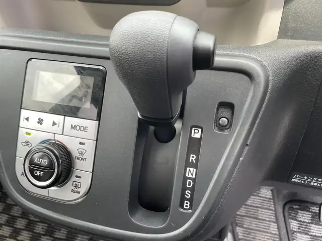 トヨタ パッソ モーダ　S 滋賀県 2016(平28)年 5.7万km ダークエメラルドマイカ 禁煙車/ＥＣＬＩＰＳＥナビ/【Bluetooth/フルセグTV/CD/USB】/バックカメラ/ビルトインＥＴＣ/スマートアシスト２/・衝突回避支援ブレーキ機能/・衝突警報機能/・車線逸脱警報機能/・誤発進抑制制御機能/・先行車発進お知らせ機能/ＬＥＤライト/スマートキー/アイドリングストップ/オートエアコン