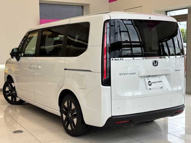ホンダ ステップワゴン eHEV エアー EX 埼玉県 2025(令7)年 0.1万km未満 プラチナホワイトパール ホンダセンシング　/純正11.4インチメモリナビ/　　CD/DVD/BT/フルセグ　/バックカメラ　/両側パワースライドドア　/レーダークルーズコントロール　/LEDオートライト　/シートヒーター　/純正16インチアルミホイール/ステアリングスイッチ/電子パーキング