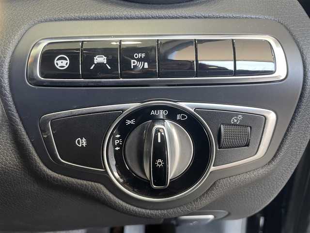 メルセデス・ベンツ Ｃ２２０ｄ ワゴン アバンギャルド 静岡県 2016(平28)年 3.8万km オブシディアンブラック レーダーセーフティパッケージ/・ディストロニックプラス/・レーンキーピングアシスト/・ブラインドスポットアシスト/・ブレーキアシスト/・リアCPA/純正HDDナビ/（CD/DVD/Bluetooth/USB）/前席メモリ機能付きパワーシート/前席シートヒーター/LEDヘッドライト/パワーバックドア/ハーフレザーシート/キーレスゴー/ETC2.0