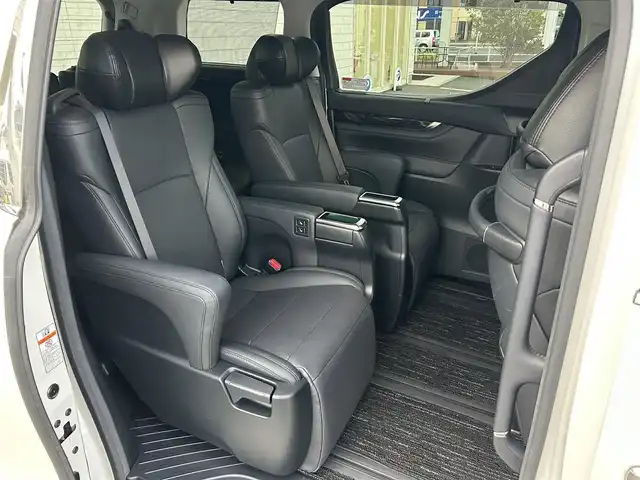 トヨタ アルファード S Cパッケージ 福岡県 2019(令1)年 5.3万km ホワイトパールクリスタルシャイン 純正10型メモリナビ(フルセグTV/CD/DVD/BT)バックモニター後席モニター二眼LEDヘッドライトトヨタセーフティーコーナーセンサー電動リアゲート両側パワスラレーダークルコンドラレコETCシートヒーターエアシート純正フロアマット純正18インチアルミホイールプッシュスタートスマートキー
