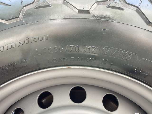 トヨタ ＦＪクルーザー 青森県 2012(平24)年 10.2万km 黒 4WD/マッドブラックオールペイント/アルパインディスプレイオーディオ/BFグッドリッチオールテレーン/2インチリフトアップ/社外ヘッドライト/社外シートカバー/前後ドライブレコーダー/ピラー加工スピーカー取り付け/ビルトインETC/キーレスキー/フォグランプ