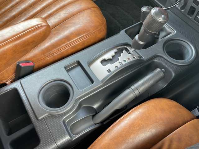 トヨタ ＦＪクルーザー 青森県 2012(平24)年 10.2万km 黒 4WD/マッドブラックオールペイント/アルパインディスプレイオーディオ/BFグッドリッチオールテレーン/2インチリフトアップ/社外ヘッドライト/社外シートカバー/前後ドライブレコーダー/ピラー加工スピーカー取り付け/ビルトインETC/キーレスキー/フォグランプ