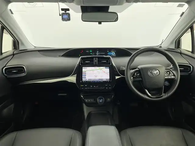 トヨタ プリウス Sツーリングセレクション 群馬県 2020(令2)年 4.2万km アティチュードブラックマイカ ナビレディセット/・バックカメラ/・ステアリングスイッチ(音声認識/ハンズフリー通話)/＝＝＝＝＝/モデリスタエアロ(フロント/サイド/リアアンダー)/ALPINE9インチナビ/・AM/FM/CD/DVD/SD/USB/Bluetooth/フルセグTV/トヨタセーフティセンス/・プリクラッシュセーフティシステム/・レーンディパーチャーアラート/・オートマチックハイビーム/・レーダークルーズコントロール(全車速追従機能付)/合成皮革シート/前席快適温熱シート/前方ドライブレコーダー(DRV-353C)/ENKEI 17インチアルミホイール