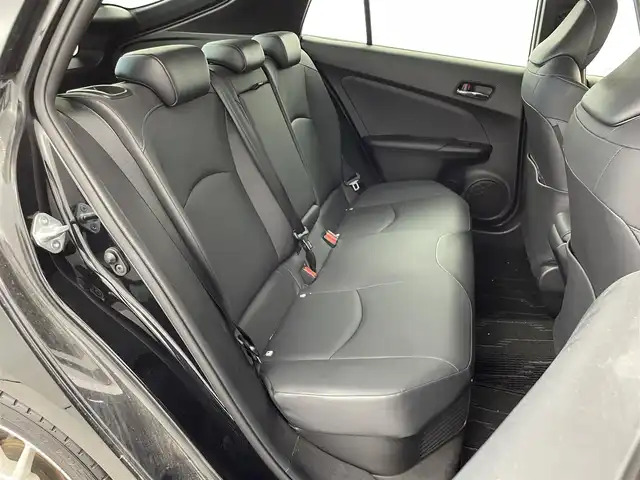 トヨタ プリウス Sツーリングセレクション 群馬県 2020(令2)年 4.2万km アティチュードブラックマイカ ナビレディセット/・バックカメラ/・ステアリングスイッチ(音声認識/ハンズフリー通話)/＝＝＝＝＝/モデリスタエアロ(フロント/サイド/リアアンダー)/ALPINE9インチナビ/・AM/FM/CD/DVD/SD/USB/Bluetooth/フルセグTV/トヨタセーフティセンス/・プリクラッシュセーフティシステム/・レーンディパーチャーアラート/・オートマチックハイビーム/・レーダークルーズコントロール(全車速追従機能付)/合成皮革シート/前席快適温熱シート/前方ドライブレコーダー(DRV-353C)/ENKEI 17インチアルミホイール
