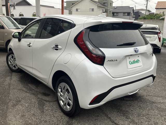 トヨタ アクア X 愛知県 2024(令6)年 0.7万km プラチナホワイトパールマイカ トヨタセーフティーセンス/ディスプレイオーディオ/Bluetoothオーディオ/Miracast/全方位モニター/スマートキー/プッシュスタート/ビルトイン2.0ETC/レーダークルーズコントロール/アドバンスパーキングアシスト/ステアリングスイッチ/前後2カメラドライブレコーダー/LEDヘッドライト/オートライト/オートマチックハイビーム