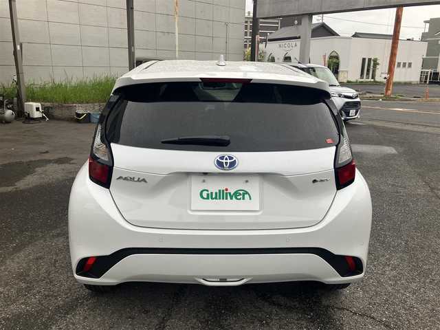 トヨタ アクア X 愛知県 2024(令6)年 0.7万km プラチナホワイトパールマイカ トヨタセーフティーセンス/ディスプレイオーディオ/Bluetoothオーディオ/Miracast/全方位モニター/スマートキー/プッシュスタート/ビルトイン2.0ETC/レーダークルーズコントロール/アドバンスパーキングアシスト/ステアリングスイッチ/前後2カメラドライブレコーダー/LEDヘッドライト/オートライト/オートマチックハイビーム