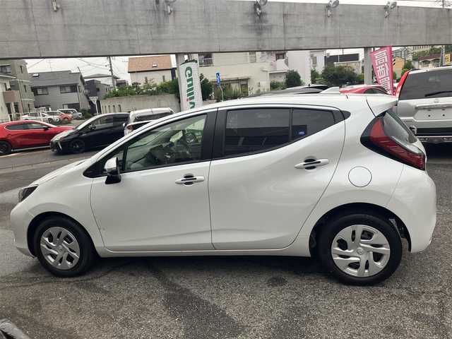 トヨタ アクア X 愛知県 2024(令6)年 0.7万km プラチナホワイトパールマイカ トヨタセーフティーセンス/ディスプレイオーディオ/Bluetoothオーディオ/Miracast/全方位モニター/スマートキー/プッシュスタート/ビルトイン2.0ETC/レーダークルーズコントロール/アドバンスパーキングアシスト/ステアリングスイッチ/前後2カメラドライブレコーダー/LEDヘッドライト/オートライト/オートマチックハイビーム