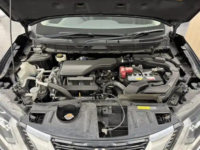 日産 エクストレイル 20X 三重県 2017(平29)年 4.5万km ダイヤモンドブラック ガソリン/フルタイム4WD/フロアCVT/純正 9インチナビ MM517D-W/（iPod/SD/FM/AM/TV/WALKMAN/USB/Bluetooth/CD/DVD/Blu-ray/MUSIC STOCKER/VTR/AUX）/【OP】インテリジェント アラウンドビューモニター（移動物検知機能付）/ビルトイン ETC/安全/・エマージェンシーブレーキ/・LDW（車線逸脱警報）/・フロント&バックソナー/・VDC（ビークルダイナミクスコントロール）/装備/・撥水シート/・【OP】インテリジェントルームミラー（デジタルインナーミラー）/・【OP】LEDヘッドランプ&フロントハロゲンフォグランプ/・【OP】インテリジェントオートライトシステム/・リモコンオートバックドア/・ステアリングスイッチ/・プッシュスタート/・左右独立オートエアコン/・純正18inAW/・取/ナビ取/・インテリジェントキーx2/など