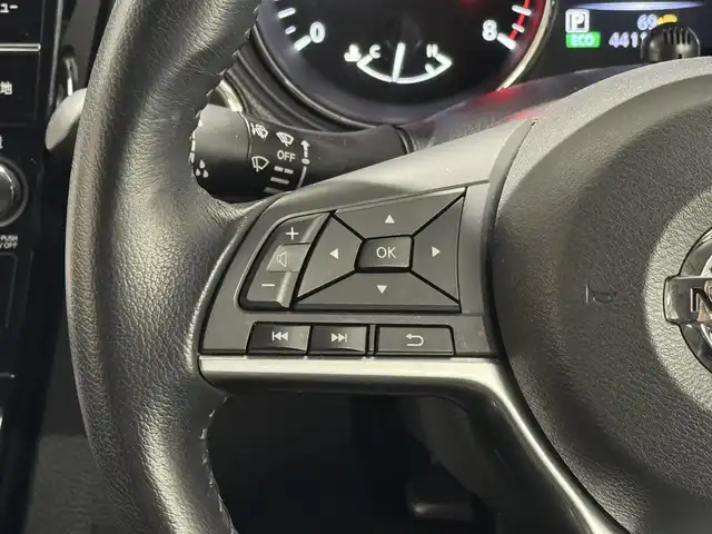 日産 エクストレイル 20X 三重県 2017(平29)年 4.5万km ダイヤモンドブラック ガソリン/フルタイム4WD/フロアCVT/純正 9インチナビ MM517D-W/（iPod/SD/FM/AM/TV/WALKMAN/USB/Bluetooth/CD/DVD/Blu-ray/MUSIC STOCKER/VTR/AUX）/【OP】インテリジェント アラウンドビューモニター（移動物検知機能付）/ビルトイン ETC/安全/・エマージェンシーブレーキ/・LDW（車線逸脱警報）/・フロント&バックソナー/・VDC（ビークルダイナミクスコントロール）/装備/・撥水シート/・【OP】インテリジェントルームミラー（デジタルインナーミラー）/・【OP】LEDヘッドランプ&フロントハロゲンフォグランプ/・【OP】インテリジェントオートライトシステム/・リモコンオートバックドア/・ステアリングスイッチ/・プッシュスタート/・左右独立オートエアコン/・純正18inAW/・取/ナビ取/・インテリジェントキーx2/など