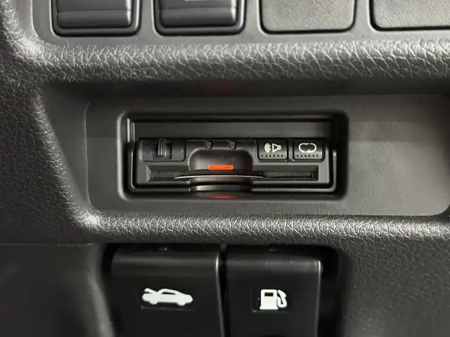 日産 エクストレイル 20X 三重県 2017(平29)年 4.5万km ダイヤモンドブラック ガソリン/フルタイム4WD/フロアCVT/純正 9インチナビ MM517D-W/（iPod/SD/FM/AM/TV/WALKMAN/USB/Bluetooth/CD/DVD/Blu-ray/MUSIC STOCKER/VTR/AUX）/【OP】インテリジェント アラウンドビューモニター（移動物検知機能付）/ビルトイン ETC/安全/・エマージェンシーブレーキ/・LDW（車線逸脱警報）/・フロント&バックソナー/・VDC（ビークルダイナミクスコントロール）/装備/・撥水シート/・【OP】インテリジェントルームミラー（デジタルインナーミラー）/・【OP】LEDヘッドランプ&フロントハロゲンフォグランプ/・【OP】インテリジェントオートライトシステム/・リモコンオートバックドア/・ステアリングスイッチ/・プッシュスタート/・左右独立オートエアコン/・純正18inAW/・取/ナビ取/・インテリジェントキーx2/など