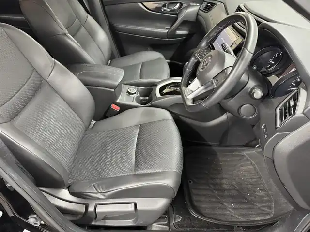 日産 エクストレイル 20X 三重県 2017(平29)年 4.5万km ダイヤモンドブラック ガソリン/フルタイム4WD/フロアCVT/純正 9インチナビ MM517D-W/（iPod/SD/FM/AM/TV/WALKMAN/USB/Bluetooth/CD/DVD/Blu-ray/MUSIC STOCKER/VTR/AUX）/【OP】インテリジェント アラウンドビューモニター（移動物検知機能付）/ビルトイン ETC/安全/・エマージェンシーブレーキ/・LDW（車線逸脱警報）/・フロント&バックソナー/・VDC（ビークルダイナミクスコントロール）/装備/・撥水シート/・【OP】インテリジェントルームミラー（デジタルインナーミラー）/・【OP】LEDヘッドランプ&フロントハロゲンフォグランプ/・【OP】インテリジェントオートライトシステム/・リモコンオートバックドア/・ステアリングスイッチ/・プッシュスタート/・左右独立オートエアコン/・純正18inAW/・取/ナビ取/・インテリジェントキーx2/など