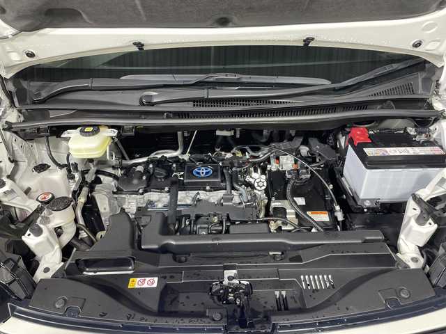 トヨタ ヴォクシー ハイブリッド S－Z 福岡県 2023(令5)年 1.4万km ホワイトパールクリスタルシャイン モデリスタエアロ/１０．５インチディスプレイ/ＥＴＣ２．０/バックカメラ/両側パワースライドドア/ＣＤ／ＤＶＤ／フルセグ/前後コーナーセンサー/ハーフレザーシート/シートヒーター/プリクラッシュ/レーンキープアシスト（ハンドル支援機能）/プロアクティブドライビングアシスト/パーキングサポートブレーキ/先行車発進通知機能/オートハイビーム/ブレーキホールド