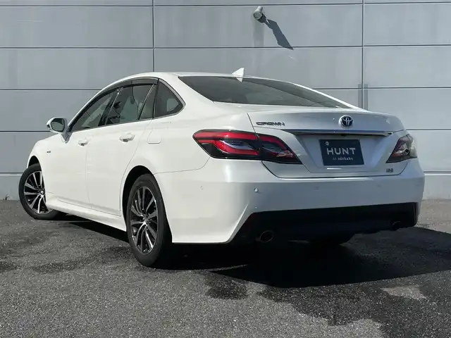 トヨタ クラウン ハイブリッド S Cパッケージ 千葉県 2018(平30)年 3.6万km ホワイトパールクリスタルシャイン トヨタセーフティセンス/　衝突軽減ブレーキ/レーンキープアシスト/　レーダークルーズコントロール/オートハイビーム/　クリアランスソナー/ブラインドスポットモニター/　ヘッドアップディスプレイ/純正メーカーナビ/　フルセグBT/DVD/CD/USB/全方位カメラ/ステアリングスイッチ/ETC2.0/パワーシート(D/N席)/シートヒーター(D/N席)/ステアリングヒーター/LEDヘッドライト/オートライト/フォグライト/スマートキー/プッシュスタート/純正フロアマット/純正17インチAW