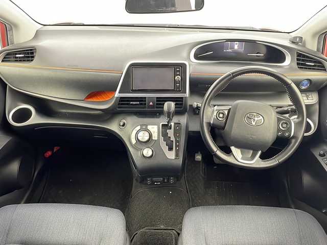トヨタ シエンタ ハイブリッド G 新潟県 2016(平28)年 5.8万km レッドマイカM 　純正ナビ/　CD/DVD/Bluetooth/　バックカメラ/　フルセグテレビ/　トヨタセーフティーセンス/　アイドリングストップ/　ウィンカーミラー/　両側パワースライドドア/　ETC/　3列シート/　衝突軽減システム/　電動格納ミラー/　純正ホイールキャップ/　