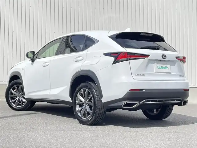 レクサス ＮＸ 300 Fスポーツ 群馬県 2019(令1)年 4.3万km ホワイトノーヴァガラスフレーク 純正10.3インチワイドナビ/　CD/DVD/SD/MSV/USB/BTオーディオ/AUX/フルセグTV/セーフティシステムプラス/　・プリクラッシュセーフティ/　・レーントレーシングアシスト/　・オートマチックハイビーム/　・レーダークルーズコントロール/　・ロードサインアシスト/　・先行車発進警告/パーキングサポートブレーキ/パノラミックビューモニター/ハンズフリーパワーバックドア/ブラインドスポットモニター/角型三眼LEDヘッドライト/アダプティブハイビームシステム/ステアリングヒーター/黒革シート/シートヒーター/エアーシート/パワーシート/シートメモリー/パドルシフト/純正18インチアルミホイール/保証書/取扱説明書/スペアーキー２本（スマートキー1本カードキー１本）