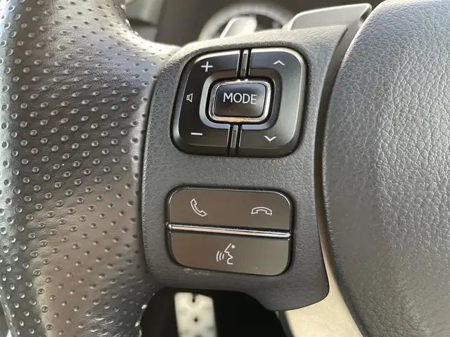 レクサス ＮＸ 300 Fスポーツ 群馬県 2019(令1)年 4.3万km ホワイトノーヴァガラスフレーク 純正10.3インチワイドナビ/　CD/DVD/SD/MSV/USB/BTオーディオ/AUX/フルセグTV/セーフティシステムプラス/　・プリクラッシュセーフティ/　・レーントレーシングアシスト/　・オートマチックハイビーム/　・レーダークルーズコントロール/　・ロードサインアシスト/　・先行車発進警告/パーキングサポートブレーキ/パノラミックビューモニター/ハンズフリーパワーバックドア/ブラインドスポットモニター/角型三眼LEDヘッドライト/アダプティブハイビームシステム/ステアリングヒーター/黒革シート/シートヒーター/エアーシート/パワーシート/シートメモリー/パドルシフト/純正18インチアルミホイール/保証書/取扱説明書/スペアーキー２本（スマートキー1本カードキー１本）