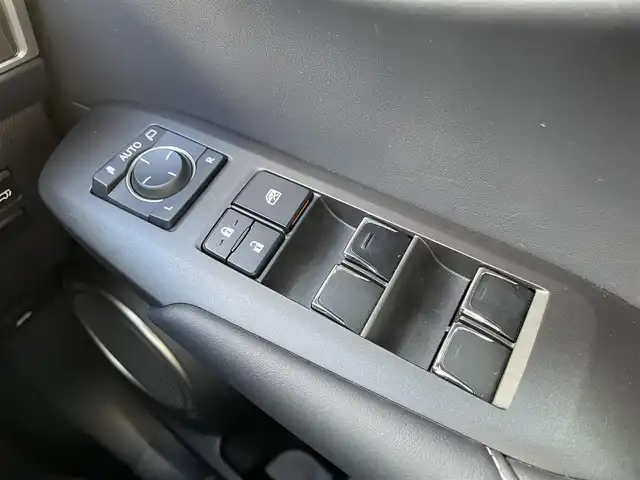 レクサス ＮＸ 300 Fスポーツ 群馬県 2019(令1)年 4.3万km ホワイトノーヴァガラスフレーク 純正10.3インチワイドナビ/　CD/DVD/SD/MSV/USB/BTオーディオ/AUX/フルセグTV/セーフティシステムプラス/　・プリクラッシュセーフティ/　・レーントレーシングアシスト/　・オートマチックハイビーム/　・レーダークルーズコントロール/　・ロードサインアシスト/　・先行車発進警告/パーキングサポートブレーキ/パノラミックビューモニター/ハンズフリーパワーバックドア/ブラインドスポットモニター/角型三眼LEDヘッドライト/アダプティブハイビームシステム/ステアリングヒーター/黒革シート/シートヒーター/エアーシート/パワーシート/シートメモリー/パドルシフト/純正18インチアルミホイール/保証書/取扱説明書/スペアーキー２本（スマートキー1本カードキー１本）