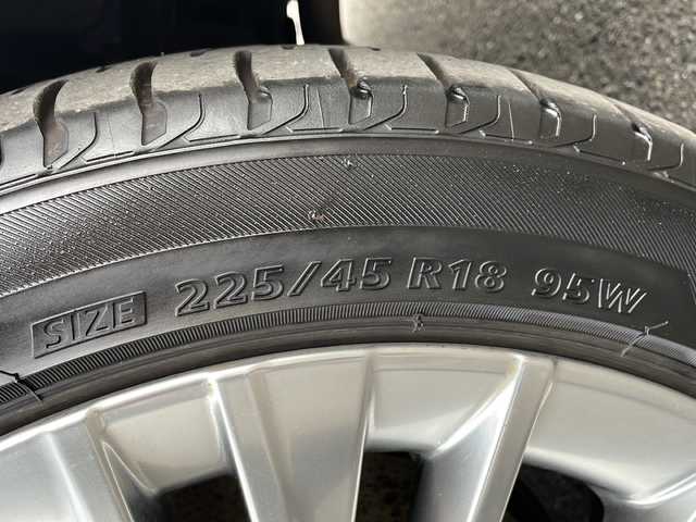 トヨタ クラウン ハイブリッド S Four エレガンススタイル 青森県 2020(令2)年 8.1万km ホワイトパールクリスタルシャイン 4WD/純正SDナビ・フルセグTV/CD・DVD・Bluetooth・SD・USB/OPパノラミックビューモニター/合皮コンビシート/前席パワーシート・ヒーター/ステアリングヒーター/OPセーフティパッケージプラス/インテリジェントパーキングアシスト2/リアカメラディテクション/パーキングサポートブレーキ/セーフティセンス/プリクラッシュセーフティ/レーダークルーズコントロール/レーントレーシングアシスト/オートマチックハイビーム/ブラインドスポットモニター/クリアランスソナー/前後ドライブレコーダー/スマートキー一体式純正エンジンスターター/パドルシフト/AC100V1500W/純正ビルトインETC/LEDヘッドランプ/フォグランプ/純正18インチアルミ