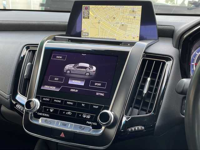 トヨタ クラウン ハイブリッド S Four エレガンススタイル 青森県 2020(令2)年 8.1万km ホワイトパールクリスタルシャイン 4WD/純正SDナビ・フルセグTV/CD・DVD・Bluetooth・SD・USB/OPパノラミックビューモニター/合皮コンビシート/前席パワーシート・ヒーター/ステアリングヒーター/OPセーフティパッケージプラス/インテリジェントパーキングアシスト2/リアカメラディテクション/パーキングサポートブレーキ/セーフティセンス/プリクラッシュセーフティ/レーダークルーズコントロール/レーントレーシングアシスト/オートマチックハイビーム/ブラインドスポットモニター/クリアランスソナー/前後ドライブレコーダー/スマートキー一体式純正エンジンスターター/パドルシフト/AC100V1500W/純正ビルトインETC/LEDヘッドランプ/フォグランプ/純正18インチアルミ