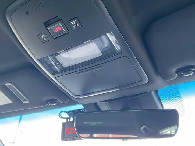 トヨタ クラウン ハイブリッド S Four エレガンススタイル 青森県 2020(令2)年 8.1万km ホワイトパールクリスタルシャイン 4WD/純正SDナビ・フルセグTV/CD・DVD・Bluetooth・SD・USB/OPパノラミックビューモニター/合皮コンビシート/前席パワーシート・ヒーター/ステアリングヒーター/OPセーフティパッケージプラス/インテリジェントパーキングアシスト2/リアカメラディテクション/パーキングサポートブレーキ/セーフティセンス/プリクラッシュセーフティ/レーダークルーズコントロール/レーントレーシングアシスト/オートマチックハイビーム/ブラインドスポットモニター/クリアランスソナー/前後ドライブレコーダー/スマートキー一体式純正エンジンスターター/パドルシフト/AC100V1500W/純正ビルトインETC/LEDヘッドランプ/フォグランプ/純正18インチアルミ