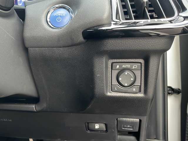 トヨタ クラウン ハイブリッド S Four エレガンススタイル 青森県 2020(令2)年 8.1万km ホワイトパールクリスタルシャイン 4WD/純正SDナビ・フルセグTV/CD・DVD・Bluetooth・SD・USB/OPパノラミックビューモニター/合皮コンビシート/前席パワーシート・ヒーター/ステアリングヒーター/OPセーフティパッケージプラス/インテリジェントパーキングアシスト2/リアカメラディテクション/パーキングサポートブレーキ/セーフティセンス/プリクラッシュセーフティ/レーダークルーズコントロール/レーントレーシングアシスト/オートマチックハイビーム/ブラインドスポットモニター/クリアランスソナー/前後ドライブレコーダー/スマートキー一体式純正エンジンスターター/パドルシフト/AC100V1500W/純正ビルトインETC/LEDヘッドランプ/フォグランプ/純正18インチアルミ