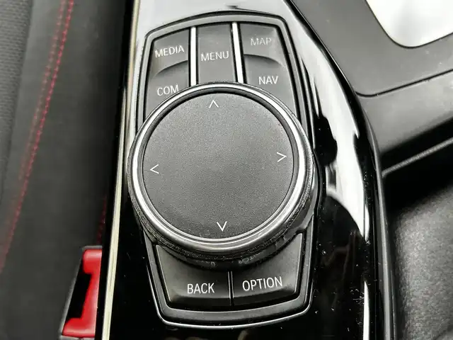 ＢＭＷ １１８ｄ スポーツ 和歌山県 2017(平29)年 12.4万km アルピンホワイトⅢ ワンオーナー/衝突軽減ブレーキ/純正メーカーナビ・CD・DVD・Bluetooth/バックカメラ/クリアランスソナー/LKA/LEDヘッドライト/スマートキー/保証書/取扱説明書