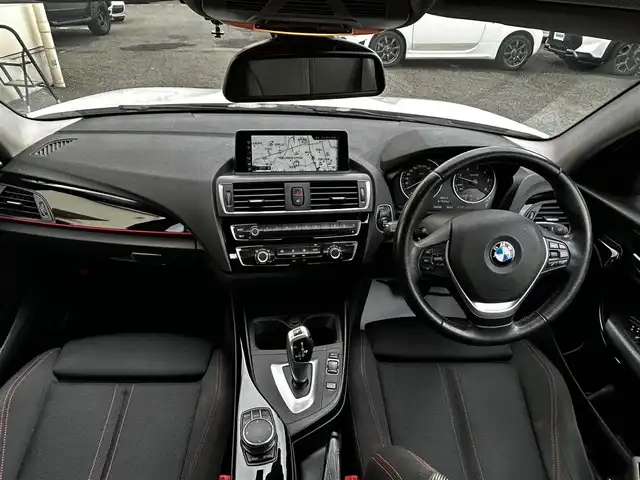 ＢＭＷ １１８ｄ スポーツ 和歌山県 2017(平29)年 12.4万km アルピンホワイトⅢ ワンオーナー/衝突軽減ブレーキ/純正メーカーナビ・CD・DVD・Bluetooth/バックカメラ/クリアランスソナー/LKA/LEDヘッドライト/スマートキー/保証書/取扱説明書