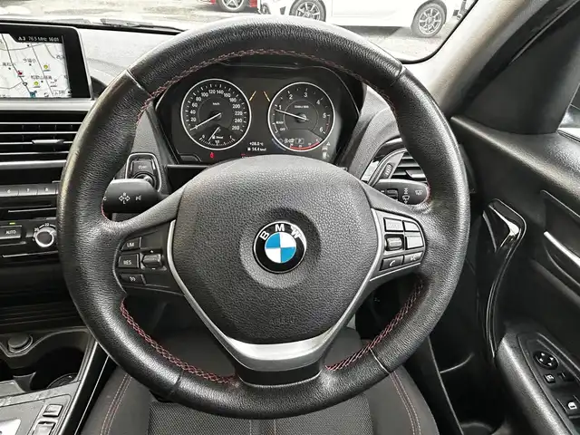 ＢＭＷ １１８ｄ スポーツ 和歌山県 2017(平29)年 12.4万km アルピンホワイトⅢ ワンオーナー/衝突軽減ブレーキ/純正メーカーナビ・CD・DVD・Bluetooth/バックカメラ/クリアランスソナー/LKA/LEDヘッドライト/スマートキー/保証書/取扱説明書