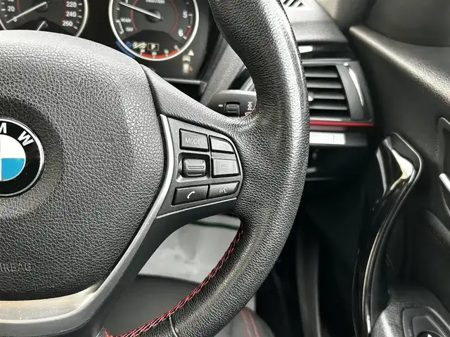 ＢＭＷ １１８ｄ スポーツ 和歌山県 2017(平29)年 12.4万km アルピンホワイトⅢ ワンオーナー/衝突軽減ブレーキ/純正メーカーナビ・CD・DVD・Bluetooth/バックカメラ/クリアランスソナー/LKA/LEDヘッドライト/スマートキー/保証書/取扱説明書