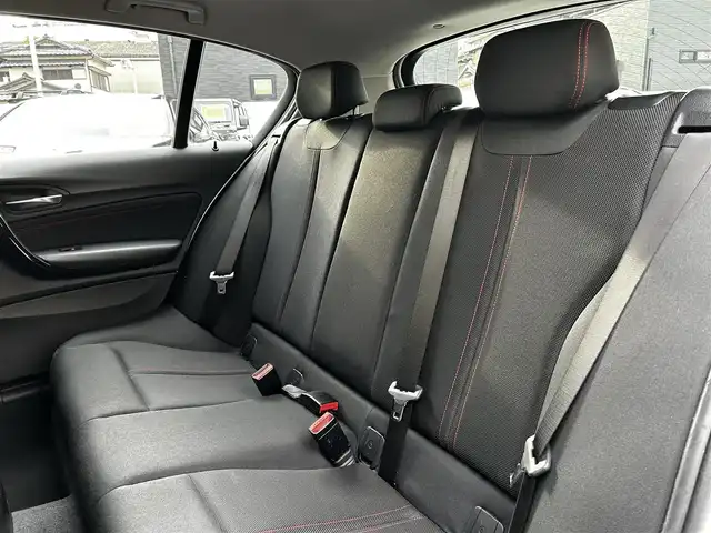 ＢＭＷ １１８ｄ スポーツ 和歌山県 2017(平29)年 12.4万km アルピンホワイトⅢ ワンオーナー/衝突軽減ブレーキ/純正メーカーナビ・CD・DVD・Bluetooth/バックカメラ/クリアランスソナー/LKA/LEDヘッドライト/スマートキー/保証書/取扱説明書