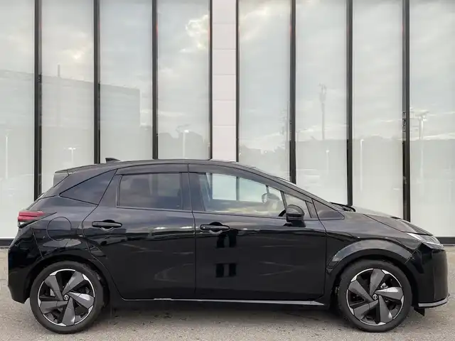 日産 オーラ G レザーエディション 大阪府 2021(令3)年 2.5万km 黒 プロパイロット/ＢＯＳＥサウンド/純正９インチナビ　/   フルセグＴＶ/Bluetooth/アラウンドビューモニター　/衝突軽減ブレーキ/クリアランスソナー　/ブラインドスポットモニター　/レーダークルーズコントロール/レーンキープアシスト/アイドリングストップ/前方ドライブレコーダー　/ワイヤレス充電/レザーシート　/純正17インチアルミホイール　/ＥＴＣ2.0/ＬＥＤライト