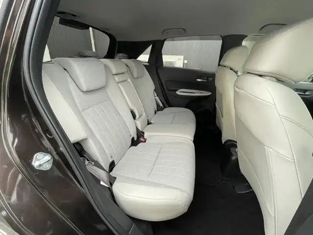 ホンダ フィット e:HEVホーム 滋賀県 2020(令2)年 7万km プレミアムグラマラスブロンズP 純正9インチナビ/【Bluetooth/CD/DVD/フルセグTV/USB】/ハーフレザーシート/ホンダセンシング/・衝突軽減ブレーキ/・誤発進抑制機能/・後方誤発進抑制機能/・近距離衝突軽減ブレーキ/・歩行者事故低減ステアリング/・路外逸脱抑制機能/・渋滞追従機能付アダプティブクルーズコントロール/・車線維持支援システム/・先行車発進お知らせ機能/・標識認識機能/・オートハイビーム/バックカメラ/クリアランスソナー/LEDヘッドライト/ビルトインETC/前方ドライブレコーダー/電動パーキングブレーキ/オートブレーキホールド/純正フロアマット/ドアバイザー/プッシュスタート/スマートキー/ステアリングリモコン