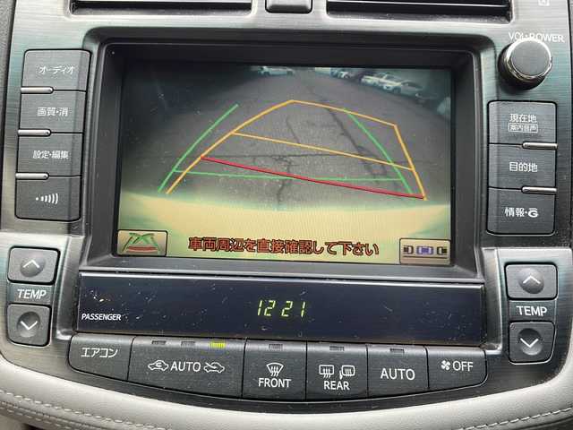 トヨタ クラウン ロイヤル ロイヤルサルーン i－Four 福井県 2010(平22)年 13.7万km ホワイトパールクリスタルシャイン メーカー純正HDDナビゲーション/（CD/DVD）/フルセグテレビ/バックカメラ/クルーズコントロール/前席パワーシート/純正17インチアルミホイール/ETC(ビルトイン)/４WD/HIDヘッドライト/フォグランプ/オートリトラミラー/ステアリングリモコン/プッシュスタート/スマートキー/保証書/取扱説明書