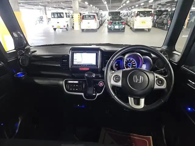 ホンダ Ｎ ＢＯＸ G ターボパッケージ 宮崎県 2013(平25)年 5万km クリスタルブラックパール 〇ターボ/〇社外ナビ/〇フルセグTV/〇バックカメラ/〇フリップダウンモニター/〇両側パワースライドドア/〇ETC/〇キノセンヘッドランプ/〇オートライト/〇クルーズコントロール/〇電動格納ミラー/〇革巻きステアリング/〇パドルシフト/〇オートエアコン/〇純正15インチアルミ/〇プッシュエンジンスタート/スマートキー/〇禁煙車