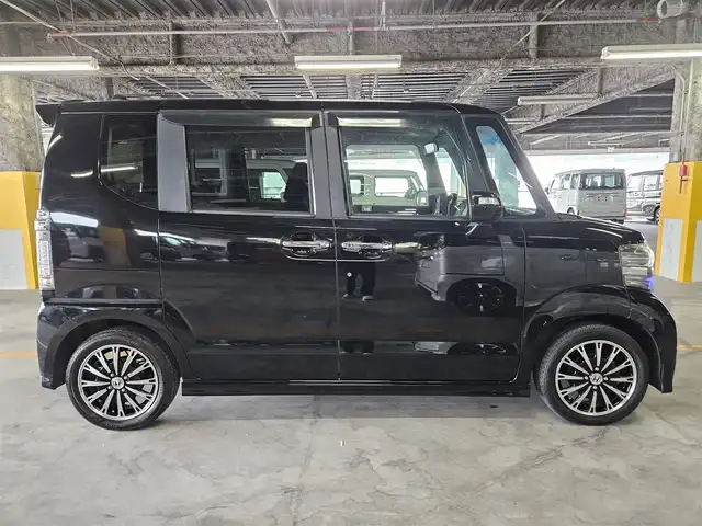 ホンダ Ｎ ＢＯＸ G ターボパッケージ 宮崎県 2013(平25)年 5万km クリスタルブラックパール 〇ターボ/〇社外ナビ/〇フルセグTV/〇バックカメラ/〇フリップダウンモニター/〇両側パワースライドドア/〇ETC/〇キノセンヘッドランプ/〇オートライト/〇クルーズコントロール/〇電動格納ミラー/〇革巻きステアリング/〇パドルシフト/〇オートエアコン/〇純正15インチアルミ/〇プッシュエンジンスタート/スマートキー/〇禁煙車