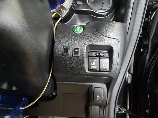 ホンダ Ｎ ＢＯＸ G ターボパッケージ 宮崎県 2013(平25)年 5万km クリスタルブラックパール 〇ターボ/〇社外ナビ/〇フルセグTV/〇バックカメラ/〇フリップダウンモニター/〇両側パワースライドドア/〇ETC/〇キノセンヘッドランプ/〇オートライト/〇クルーズコントロール/〇電動格納ミラー/〇革巻きステアリング/〇パドルシフト/〇オートエアコン/〇純正15インチアルミ/〇プッシュエンジンスタート/スマートキー/〇禁煙車