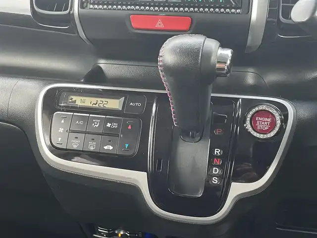 ホンダ Ｎ ＢＯＸ G ターボパッケージ 宮崎県 2013(平25)年 5万km クリスタルブラックパール 〇ターボ/〇社外ナビ/〇フルセグTV/〇バックカメラ/〇フリップダウンモニター/〇両側パワースライドドア/〇ETC/〇キノセンヘッドランプ/〇オートライト/〇クルーズコントロール/〇電動格納ミラー/〇革巻きステアリング/〇パドルシフト/〇オートエアコン/〇純正15インチアルミ/〇プッシュエンジンスタート/スマートキー/〇禁煙車/〇盗難防止装置/〇エアバックW