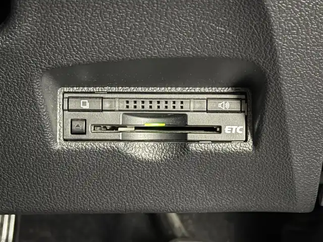 トヨタ プリウス S 大阪府 2016(平28)年 6.7万km ホワイトパールクリスタルシャイン エアロ weds18incAW 純正9incナビTV バックカメラ スマートキー プッシュスタート オートライト オートエアコン ドライブレコーダー ETC