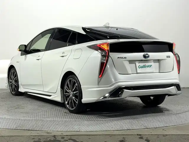 トヨタ プリウス S 大阪府 2016(平28)年 6.7万km ホワイトパールクリスタルシャイン エアロ weds18incAW 純正9incナビTV バックカメラ スマートキー プッシュスタート オートライト オートエアコン ドライブレコーダー ETC