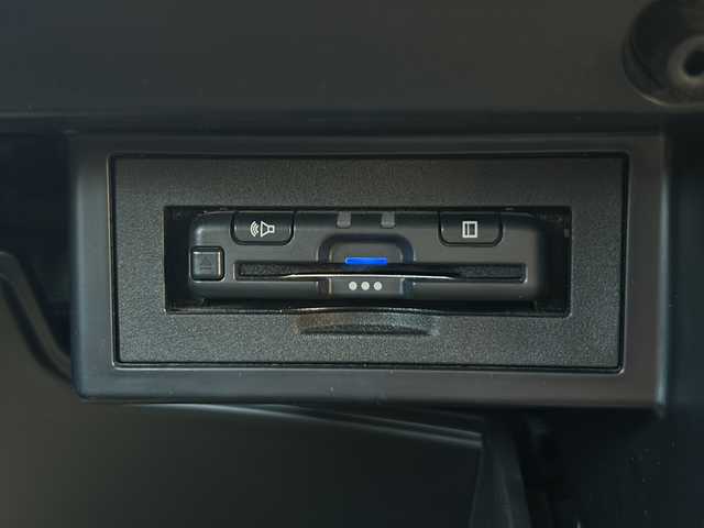 トヨタ ランドクルーザー プラド TX-L 70thアニバーサリーLTD 静岡県 2022(令4)年 2.5万km ブラック ナビ機能/CD/DVD/FM/AM/VTR/SD/USB/ipod/Bluetooth/フルセグTV/主要装備/・レーダークルーズコントロール　/・バックカメラ　/・スマートキー　/・ＥＴＣ　/・シートヒーター　/・エアシート　/・パワーシート　/・オートハイビーム　/・オートライト　/・プッシュスタート　/・レザーシート　/・フォグランプ　/・横滑り防止装置/・コーナーセンサー/・純正アルミホイール/・純正フロアマット/・LEDライト/・横滑り防止装置/・特別仕様車