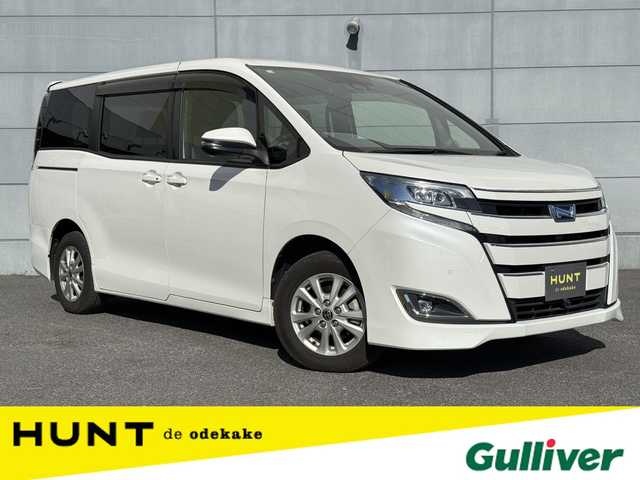 トヨタ ノア ハイブリッド 千葉県 2020(令2)年 6.3万km ホワイトパールクリスタルシャイン 純正9インチワイドナビ/・フルセグ/DVD/CD/BT/革巻きステアリング/ステアリングスイッチ/D/N席シートヒーター/ビルトインETC/バックカメラ/両側パワースライドドア 　